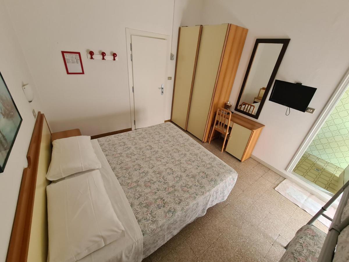 Hotel Camelia Rímini Habitación foto